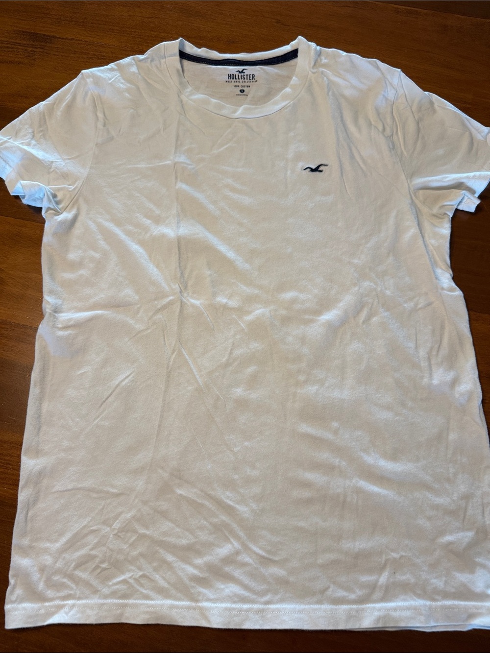 Hollister White Crew Neck Short Sleeve Tee with Navy Logo